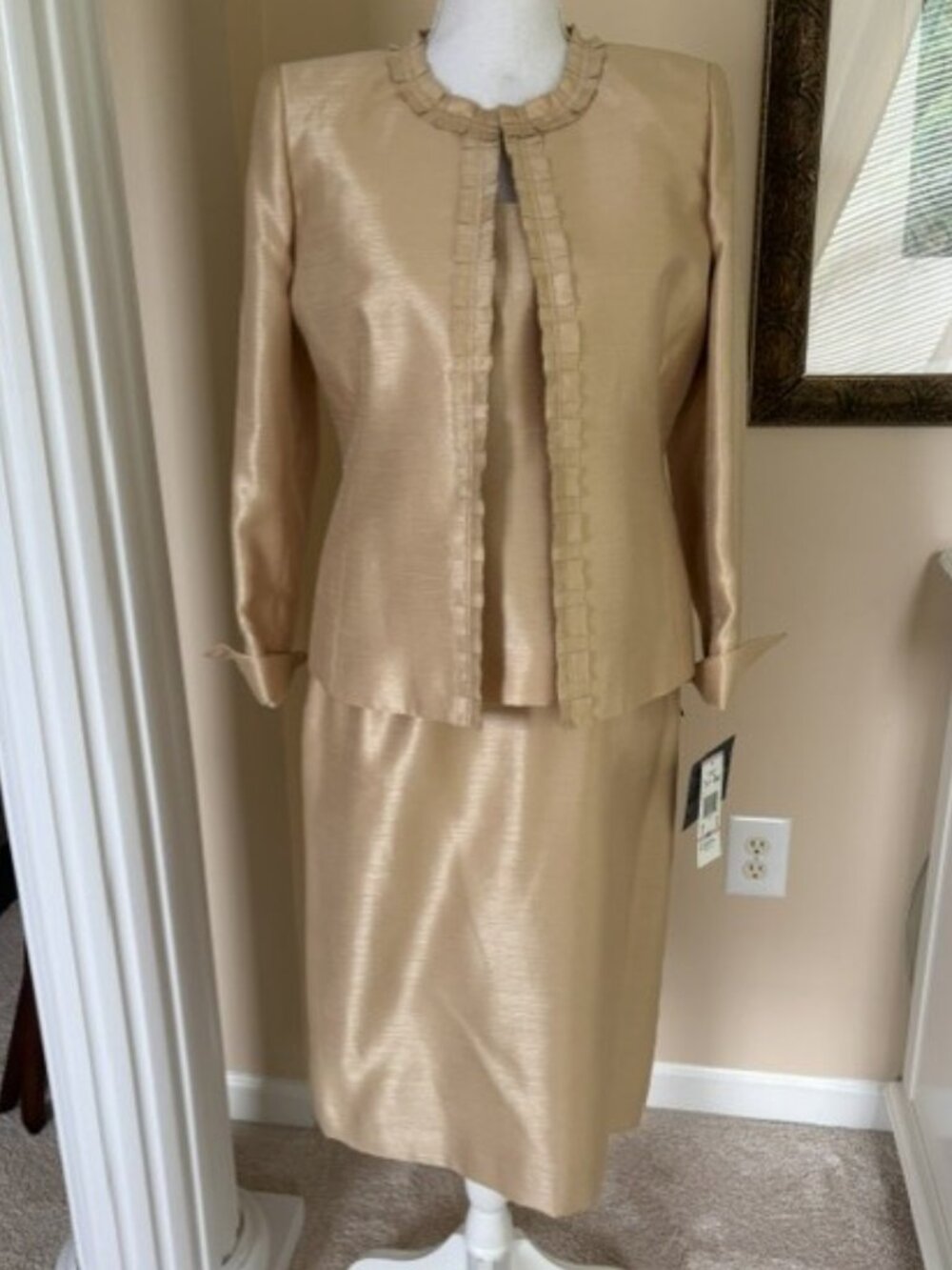 NWT 3 PIECE KASPER GOLD SUIT